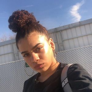 Meet your Posher, Janessa